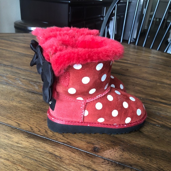 minnie mouse uggs baby